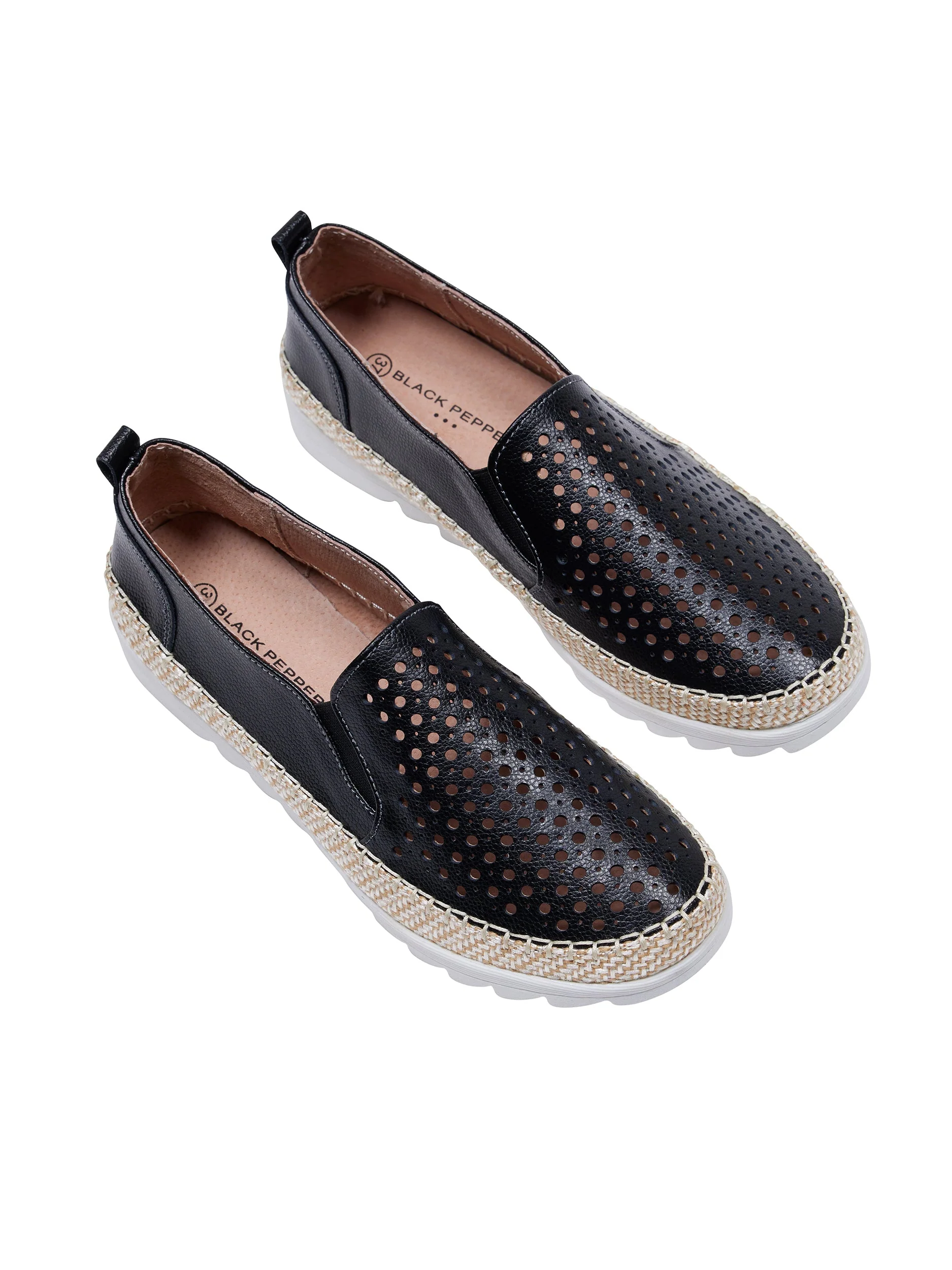 Captivate Shoe - Image 3